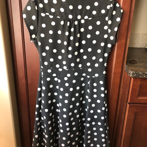 Axcess Short-Sleeved Polka Dotted Dress - Small - Picture 5 of 5